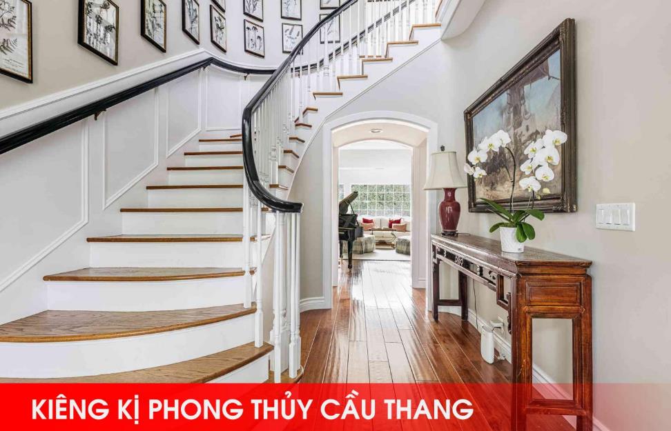 Lỗi bố trí cửa ra vào và cầu thang