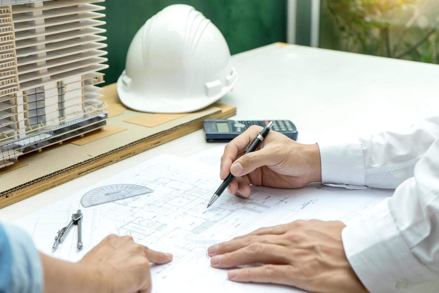 6 Mẹo Làm Nhà Không Bị Phát Sinh Kinh Nghiệm Xương Máu Từ Gia Chủ 9x Chốt bản vẽ rõ ràng ngay từ đầu là mẹo làm nhà không bị phát sinh chi phí thi công