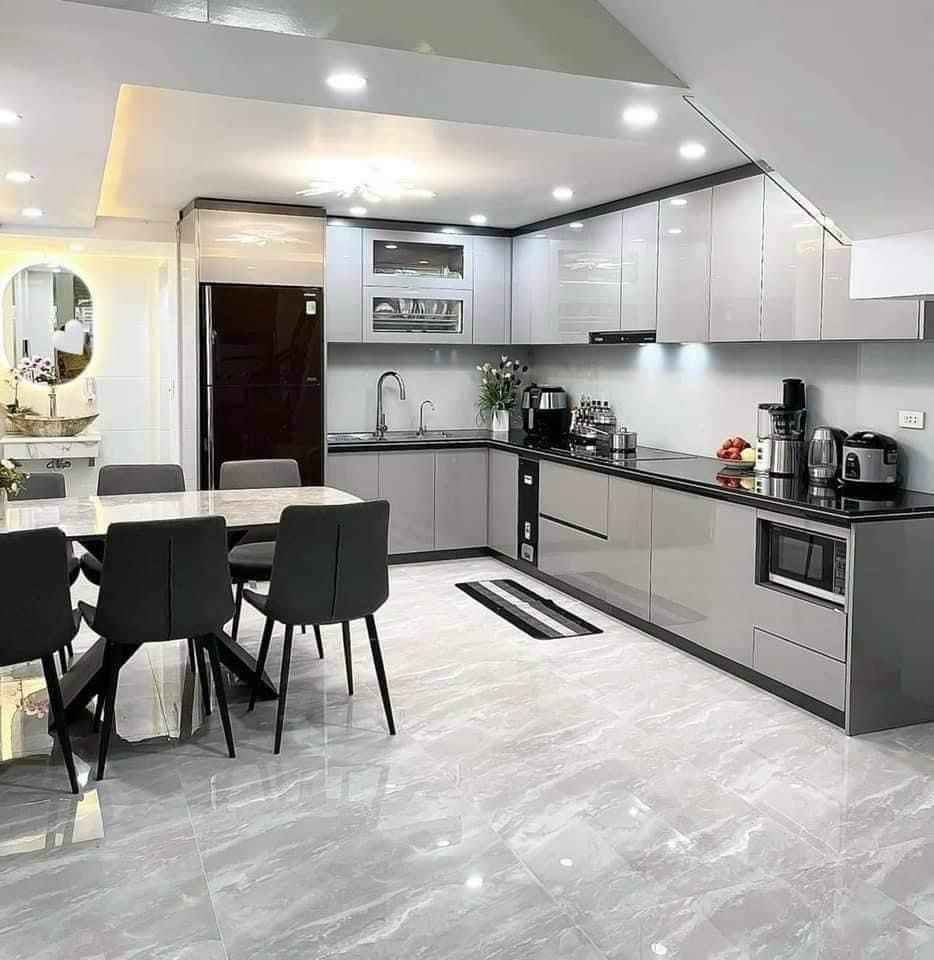 Tối Ưu Không Gian Sống Với Giải Pháp Tiết Kiệm Diện Tích Phòng bếp hiện đại tối ưu không gian sống